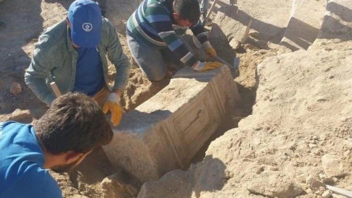 Konya'da 800 yıllık sunak bulundu