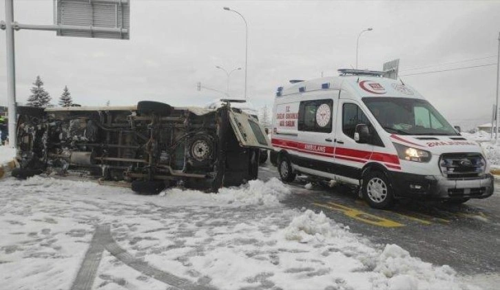 Konya'da işçi servisleri çarpıştı: Çok sayıda yaralı var