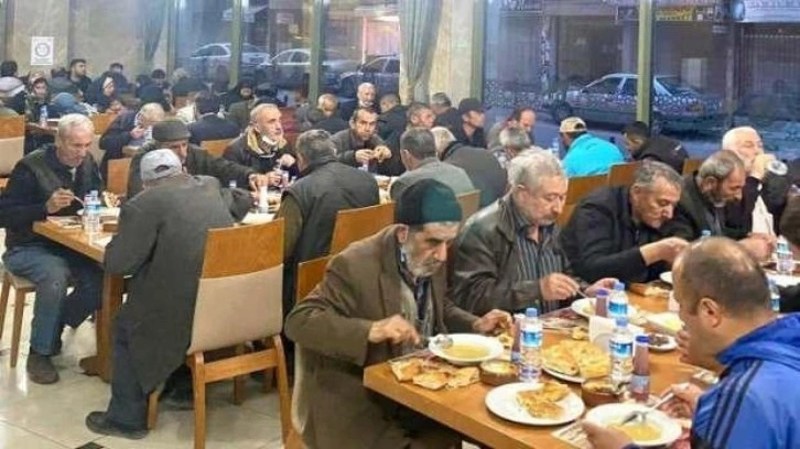 Konya’nın meczupları iftarda buluştu