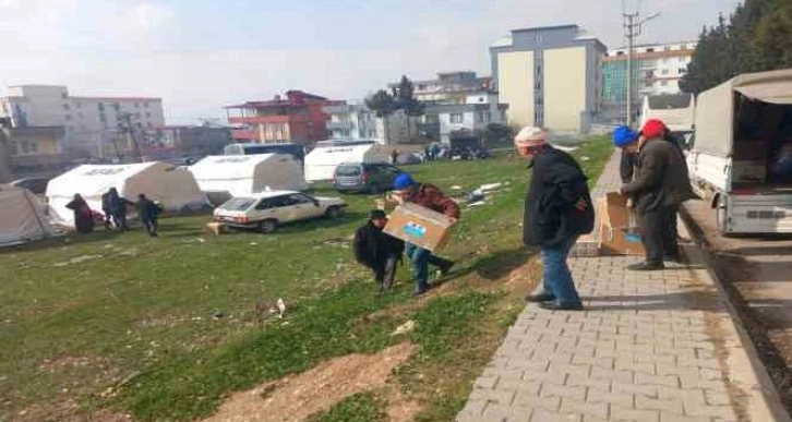 Körfez Belediyesi, Kahramanmaraş’ta 8 ekip ile 103 mahallede çalışma yürütüyor