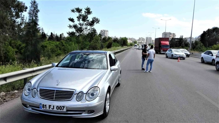 Korsan taksici, aracına aldığı müşteri sivil polis çıkınca yakayı ele verdi
