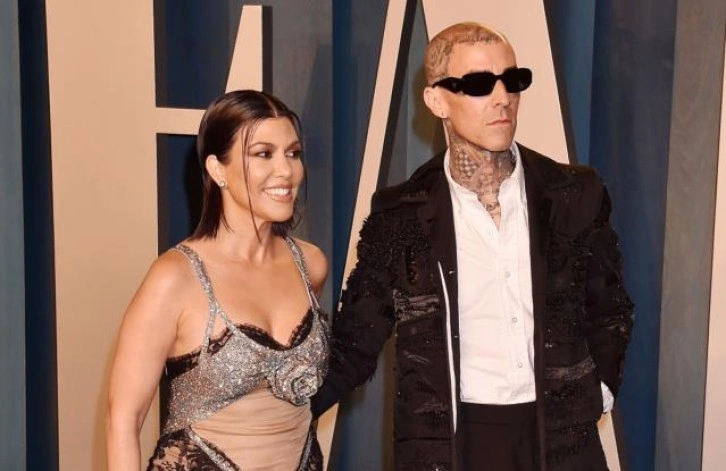 Kourtney Kardashian ve Travis Barker düğün yaptı ama evlenmedi!