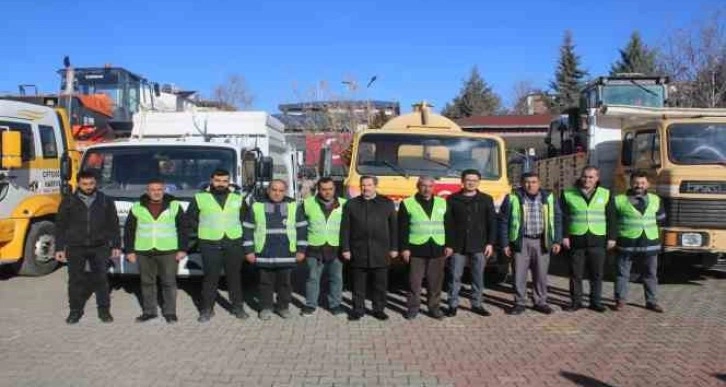 Kovancılar’dan deprem bölgesine araç ve personel desteği