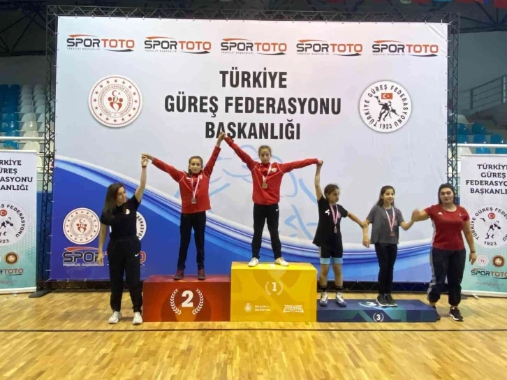 Köyceğiz’e 2 madalya birden kazandırdılar
