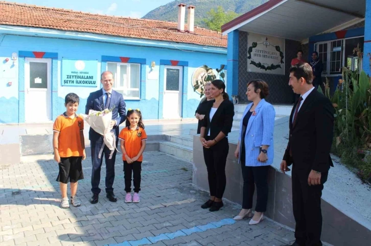 Köyceğiz Kaymakamı Maslak, öğrencilerin heyecanına ortak oldu
