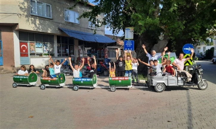 Köyde çocuklar için tren yaptılar
