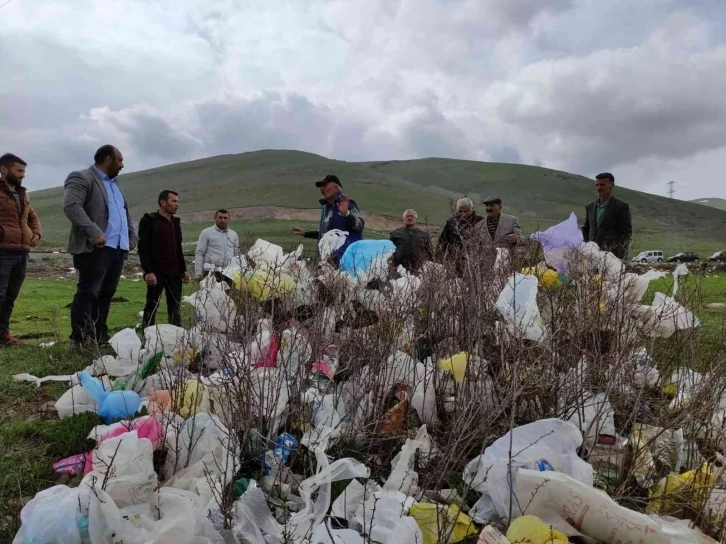 Köylülerin çöp isyanı: "Köy arazileri ilçe belediyelerinin çöplüğü mü"
