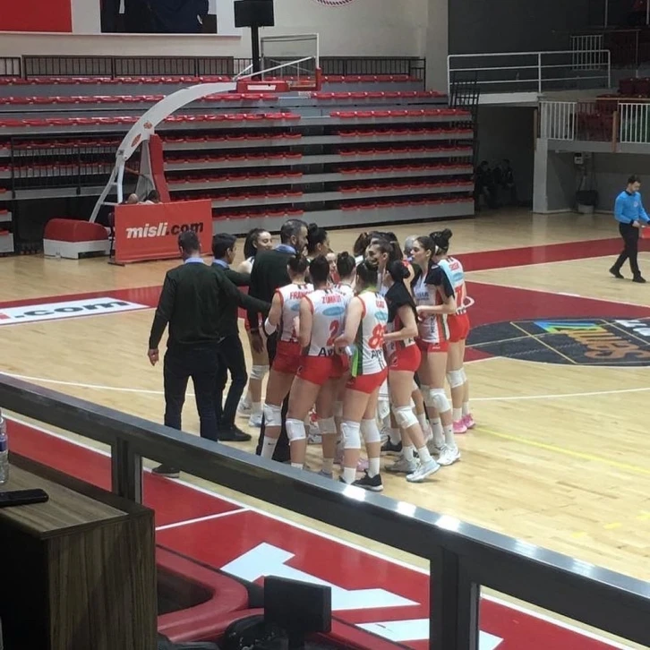 KSK Voleybol’un gözü play-off’ta
