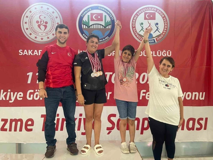 Kübra Saltık, Türkiye Yüzme Şampiyonasında 6 madalya kazandı
