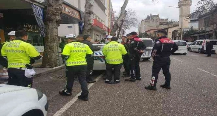 Kucağındaki çocukla araç kullanan sürücüye ceza