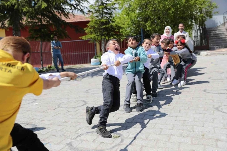 ’Küçük dokunuşlar, büyük mutluluklar’ projesi devam ediyor
