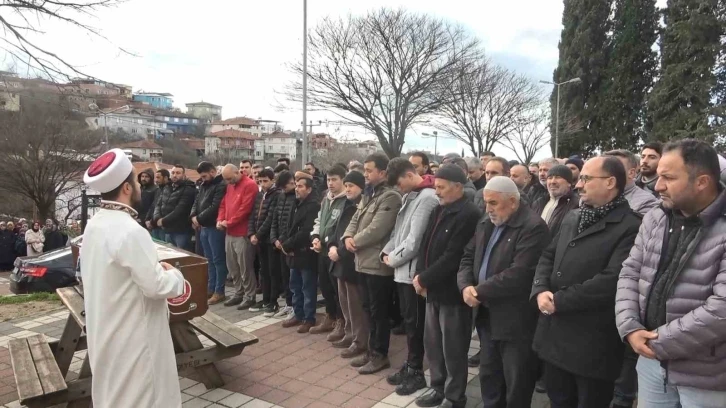 Küçük Zeynep gözyaşları içinde toprağa verildi
