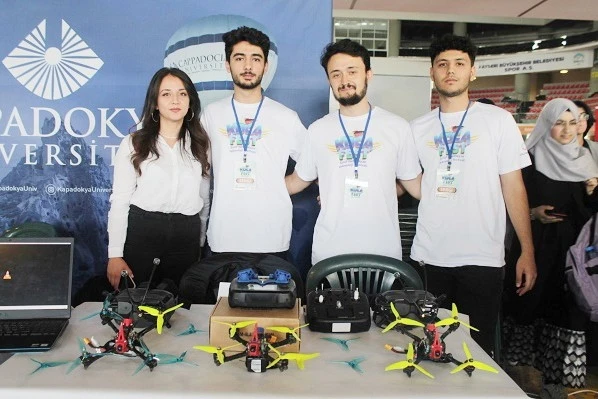 KÜN öğrencilerinden drone şov
