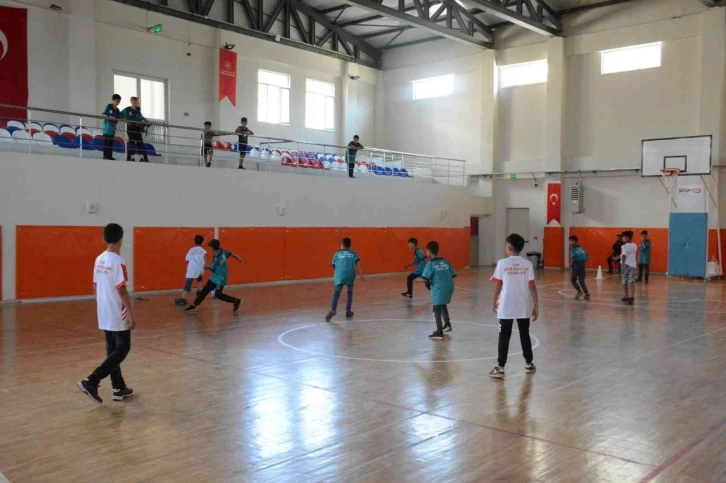Kur’an kursu öğrencilerine  futsal etkinliği

