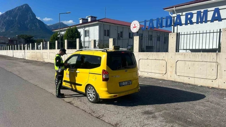 Kurallara uymayan ticari taksi sürücülerine ceza yağdı
