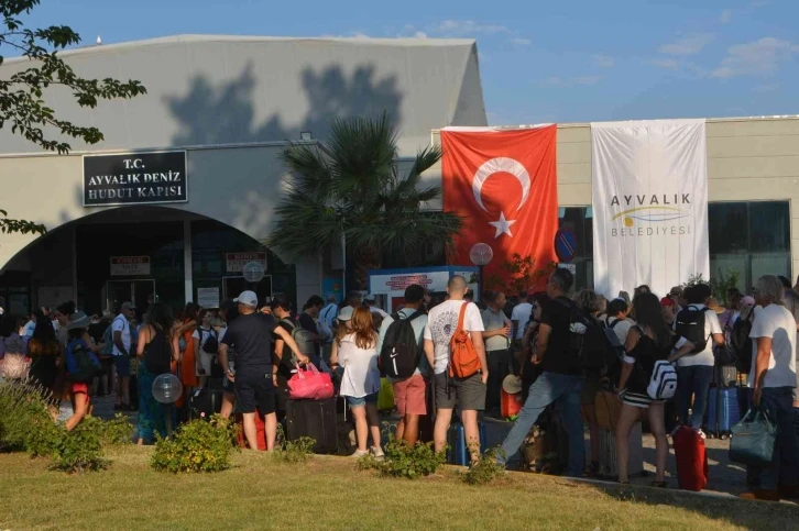 Kurban Bayramı’nda Yunan adalarına Türk akını
