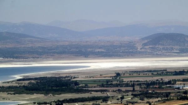 Kuruma tehlikesi yaşayan Burdur Gölü'ne günde 20 bin metreküp su