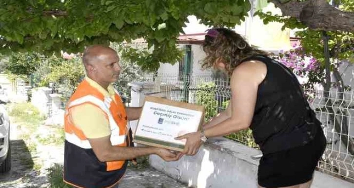 Kuşadası Belediyesi’nden depremzedelere Kurban Bayramı desteği