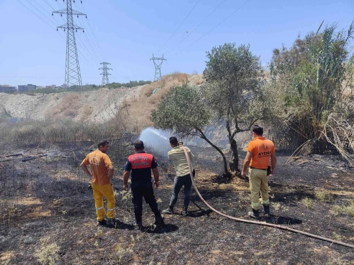 Kuşadası’nda korkutan yangın
