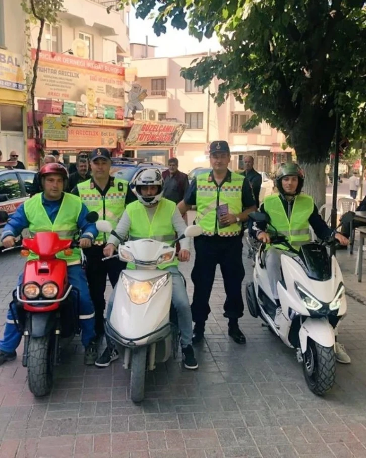 Kuşadası’nda “Reflektif yelek giy, görünür ol” eğitimi verildi
