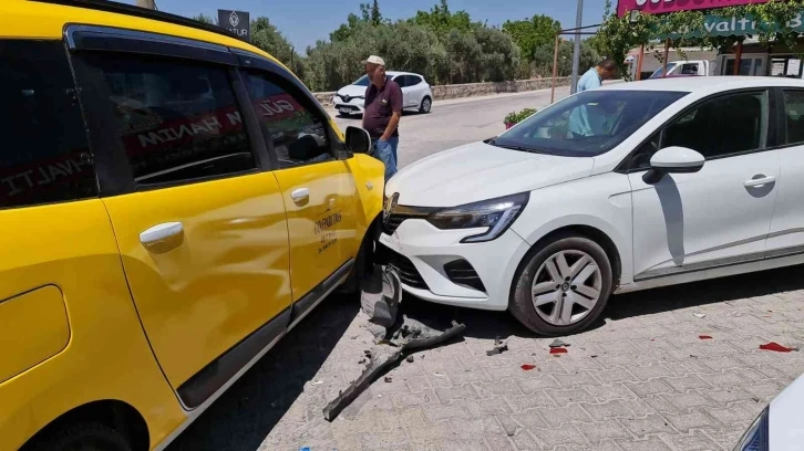 Kuşadası’nda trafik kazası: 2 yaralı
