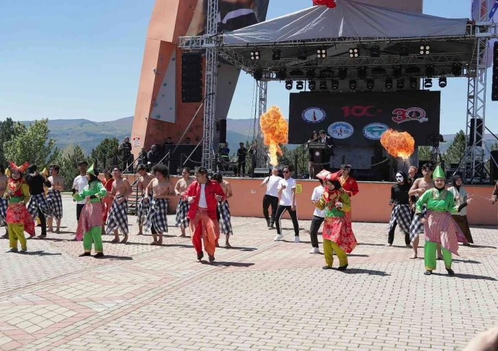 Kütahya’da, ’Bahar Şenliği’, ’Bilim ve Kültür Şenliği’ oldu
