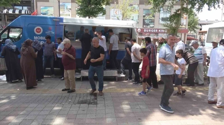 Kütahya’da binlerce kişiye aşure ikram edildi
