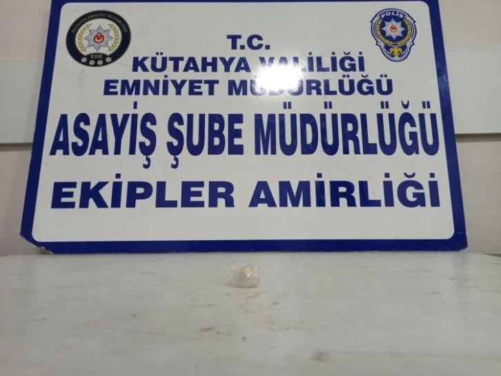 Kütahya’da bir şahsın üzerinde uyuşturucu ele geçirildi
