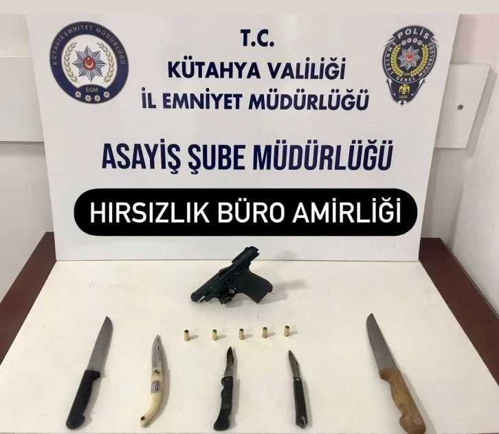 Kütahya’da çaldıkları 200 kilo kabloyu satmaya çalışan 3 şüpheli yakalandı
