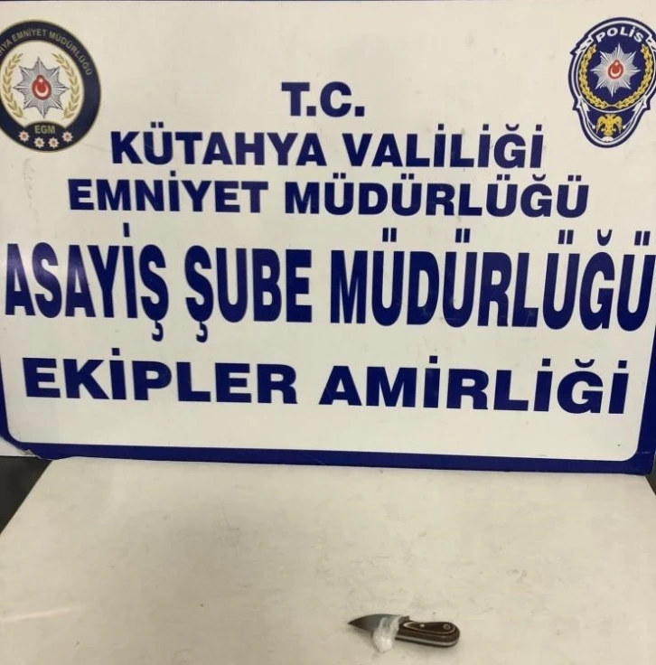 Kütahya’da polisin park, bahçe ve okul çevresi uygulamasında uyuşturucu ele geçirildi
