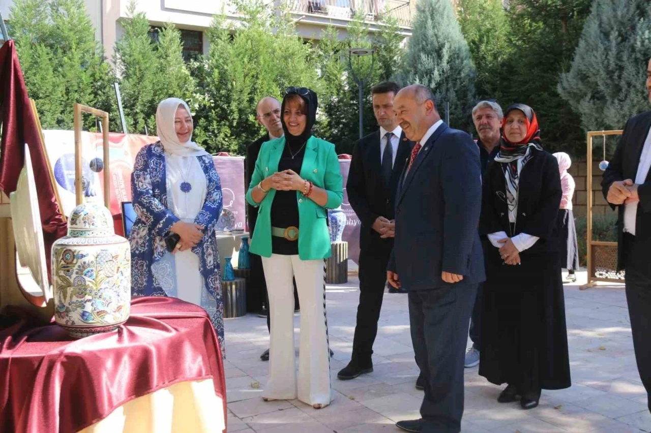 Kütahya’da &quot;Yetişkin Eğitiminde Tematik Öğretim Yaklaşımı&quot; projesi sergisi
