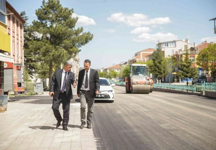 Kütahya’da yol ve kaldırım yenileme çalışmaları
