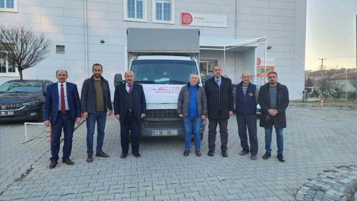 Kütahya MEM deprem bölgesine soba, uyku tulumu ve yatak gönderdi
