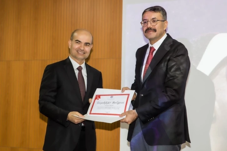 Kütahya Teknokent Genel Müdürü Öz, Hakkâri’deki söyleşiye konuşmacı olarak katıldı
