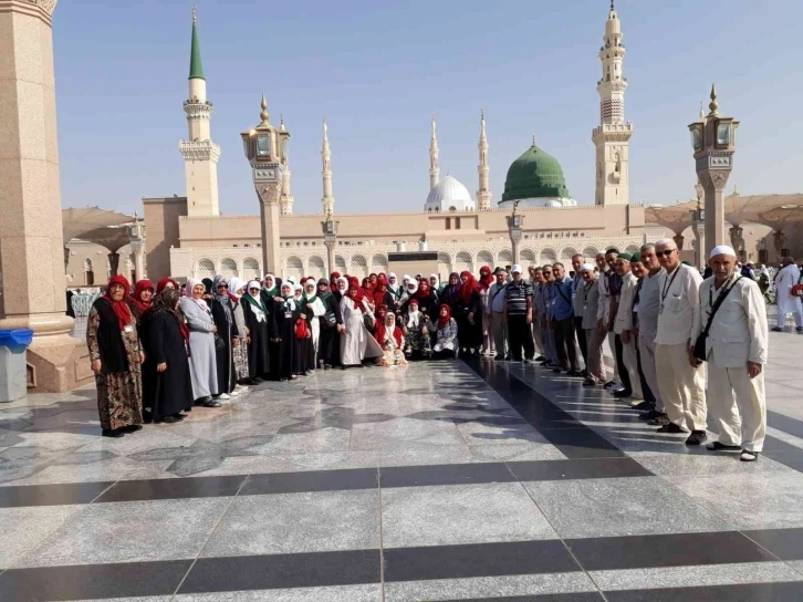 Kutsal topraklara giden ilk umre kafilesi Denizli’ye döndü
