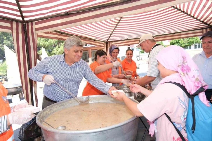 Kuyucak Belediyesi’nden 5 bin kişilik aşure hayrı
