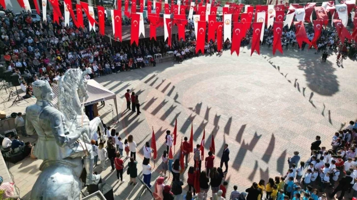 Kuyucak’ta 100. yıl coşkusu meydanlara sığmadı
