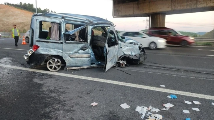 Kuzey Marmara otoyolunda defalarca takla attı: 4 yaralı
