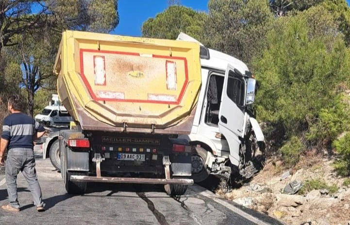 Labranda yolunda tır kazası: 1 yaralı
