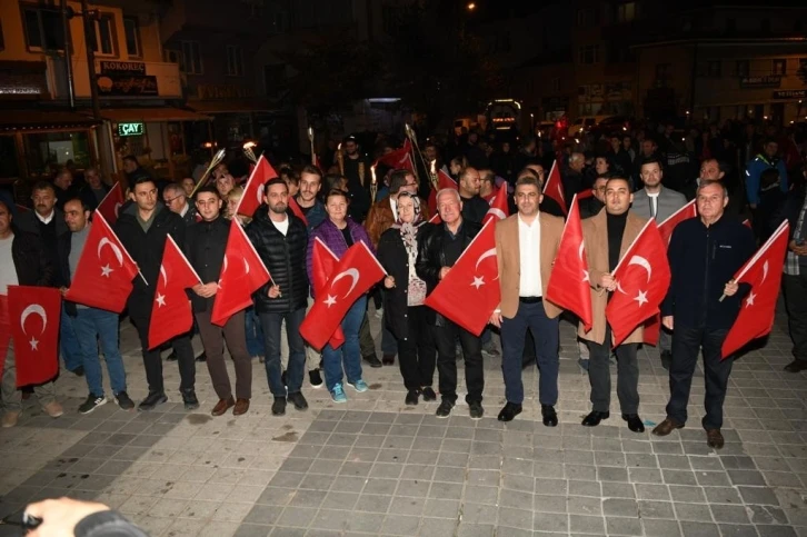 Lapseki’de fener alayı düzenlendi
