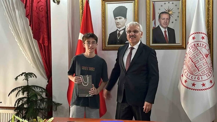 LGS’de tam puan alan Bolulu öğrenci Türkiye birincisi oldu

