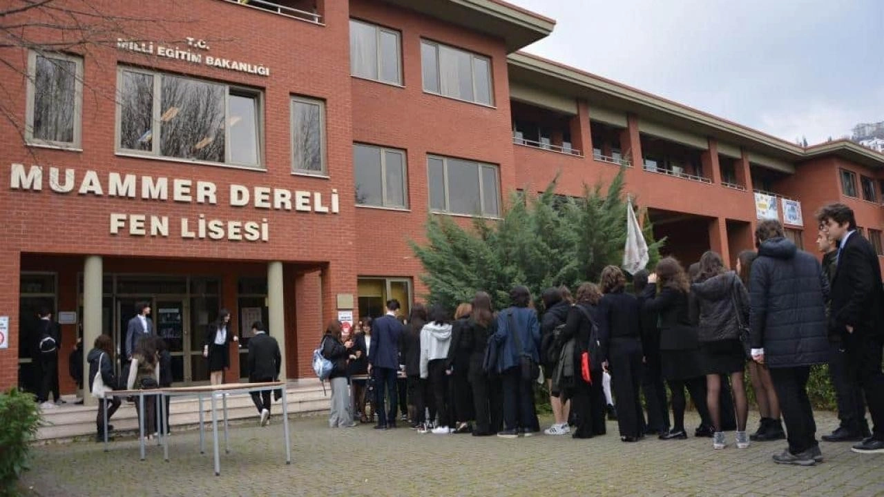 Lisede korkunç ölüm! 16 yaşındaki öğrenci pencereden düştü