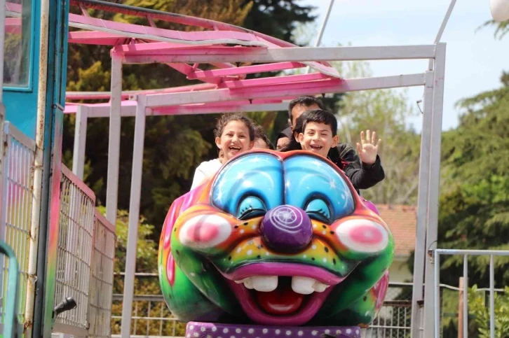 Lunapark yeniden şenlendi
