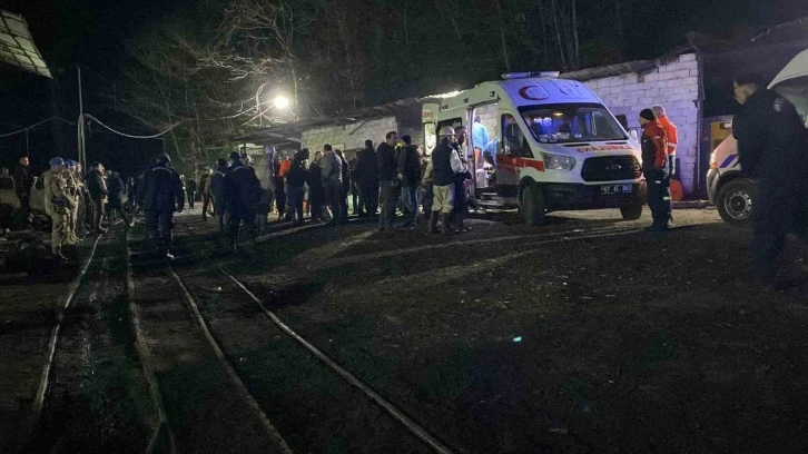 Madendeki göçükte kalan işçinin cansız bedeni 5 saat sonra çıkartıldı
