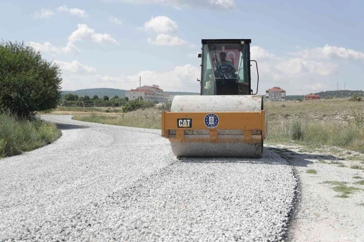 Mahallelerde sıcak asfalt çalışmaları
