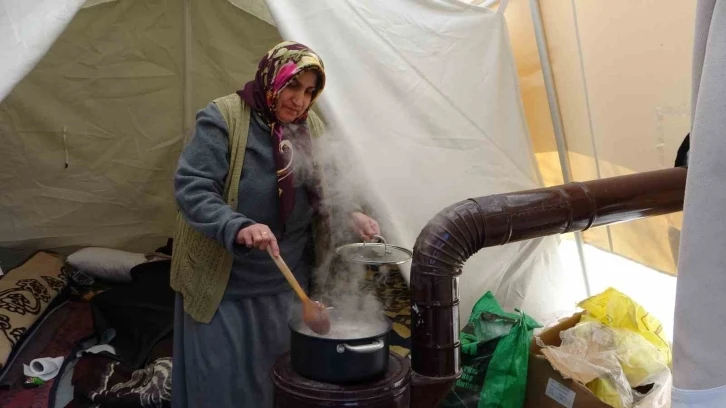 Malatya’da depremzedeler için çadır kentler oluşturuluyor
