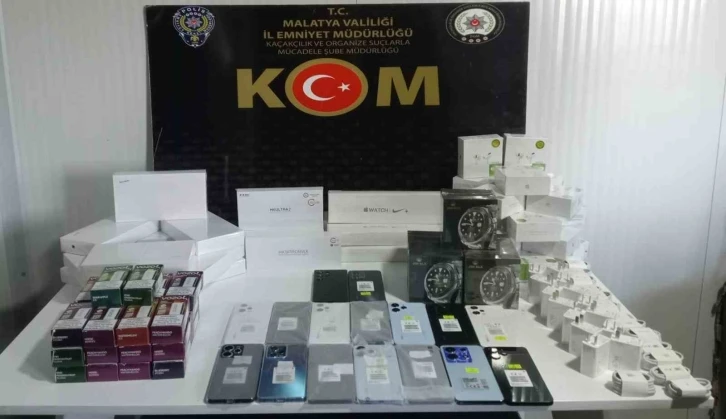 Malatya’da gümrük kaçağı 16 adet akıllı cep telefonu ele geçirildi
