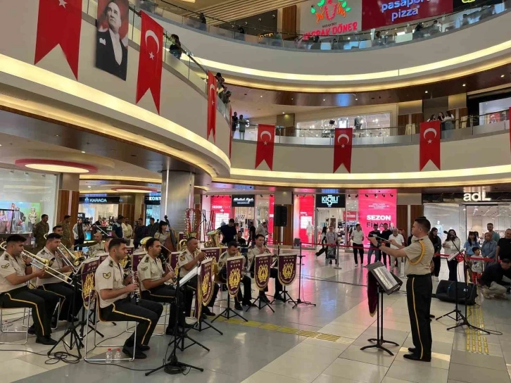 Malatya Park AVM’de Gaziler Günü konseri
