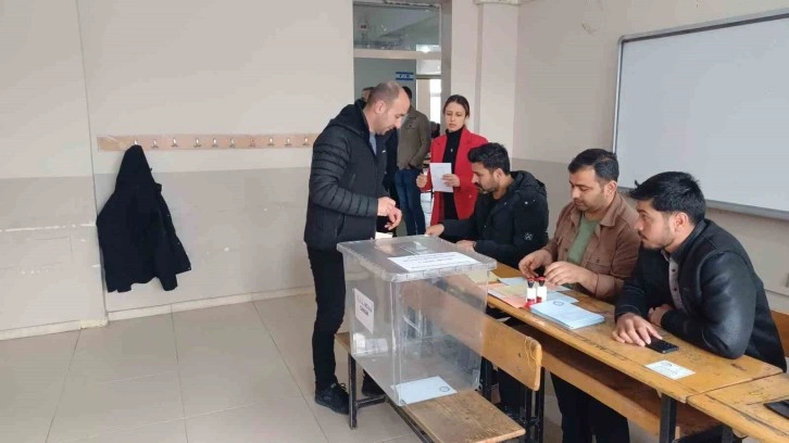 Malazgirt'te Yerel Seçimlerde Yoğun Katılım!