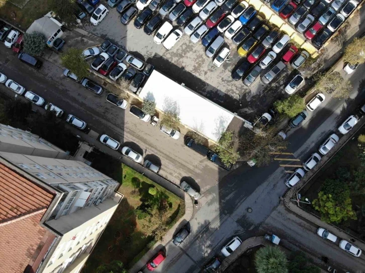 Maltepe’de belediyenin şirkete kiraladığı otopark alanı mahalleliyi isyan ettirdi
